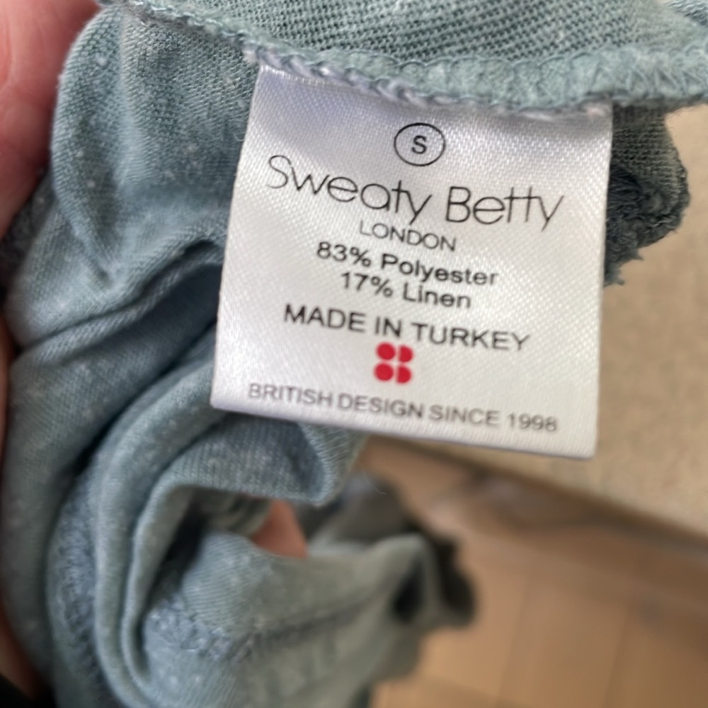 Sweaty Betty Self Care Definition Sleeveless Cropped Tank Top - Picture 6 of 6